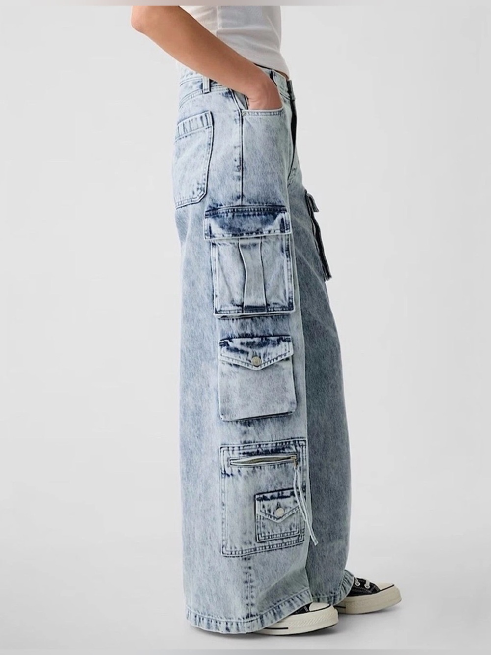 NWT GAP Multi-Pocket Zipper Mid Rise Cargo Baggy Acid Wash Jeans 90s Y2K Size 33